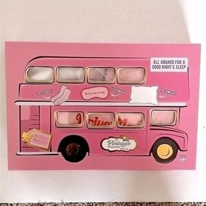 The Vintage Cosmetics sleeping gift set. NWT in box